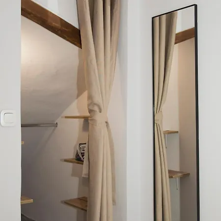 Urban Petit Ερμούπολη